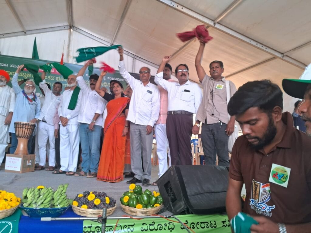 ದೇವನಹಳ್ಳಿ ರೈತರ ಸುದೀರ್ಘ ಹೋರಾಟಕ್ಕೆ ಸಿಕ್ಕ ಜಯ ಭೂಸ್ವಾಧೀನ ಪ್ರಕ್ರಿಯೆ ಹಿಂದಕ್ಕೆ