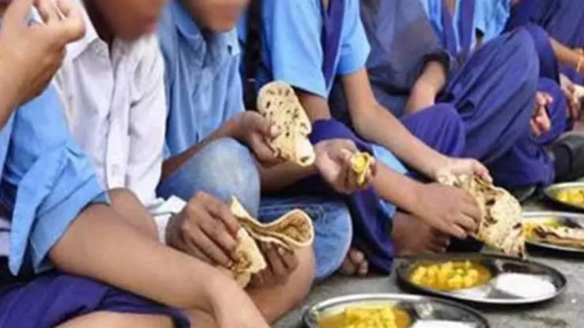 ಪೌಷ್ಟಿಕತೆಯ ಬಗ್ಗೆ ಧರ್ಮದ ನಿಷ್ಕರ್ಷೆ : ಬಡ ವಿದ್ಯಾರ್ಥಿಗಳಿಗಿಲ್ಲ ಕೋಳಿ ಮೊಟ್ಟೆ