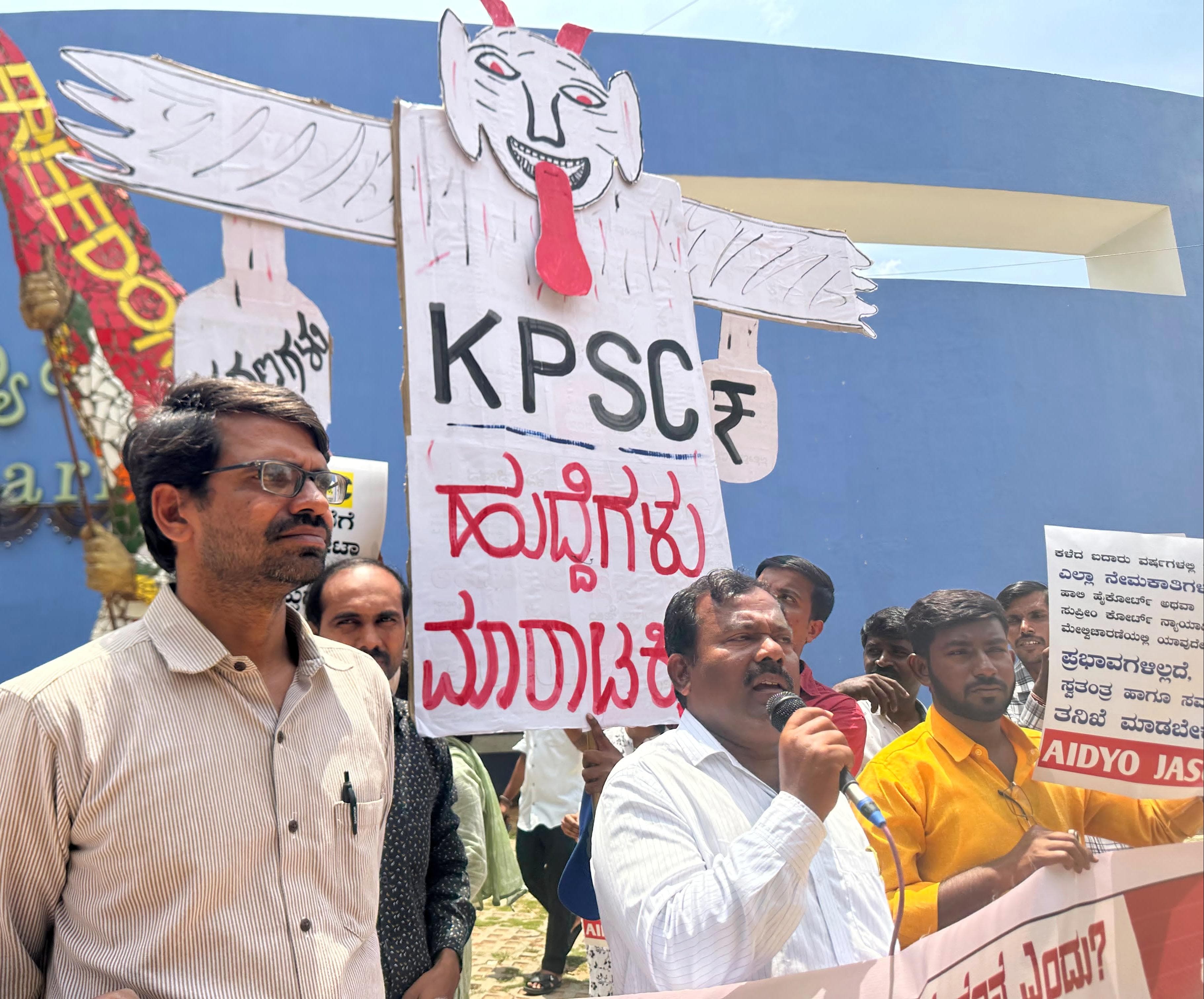 ಹೊಸ ಸೀಸೆಯಲ್ಲಿ ಹಳೆ ಪಾನೀಯ: ಕರ್ನಾಟಕದ ಪ್ರಸಕ್ತ ರಾಜಕೀಯ ಪರಿಸ್ಥಿತಿ